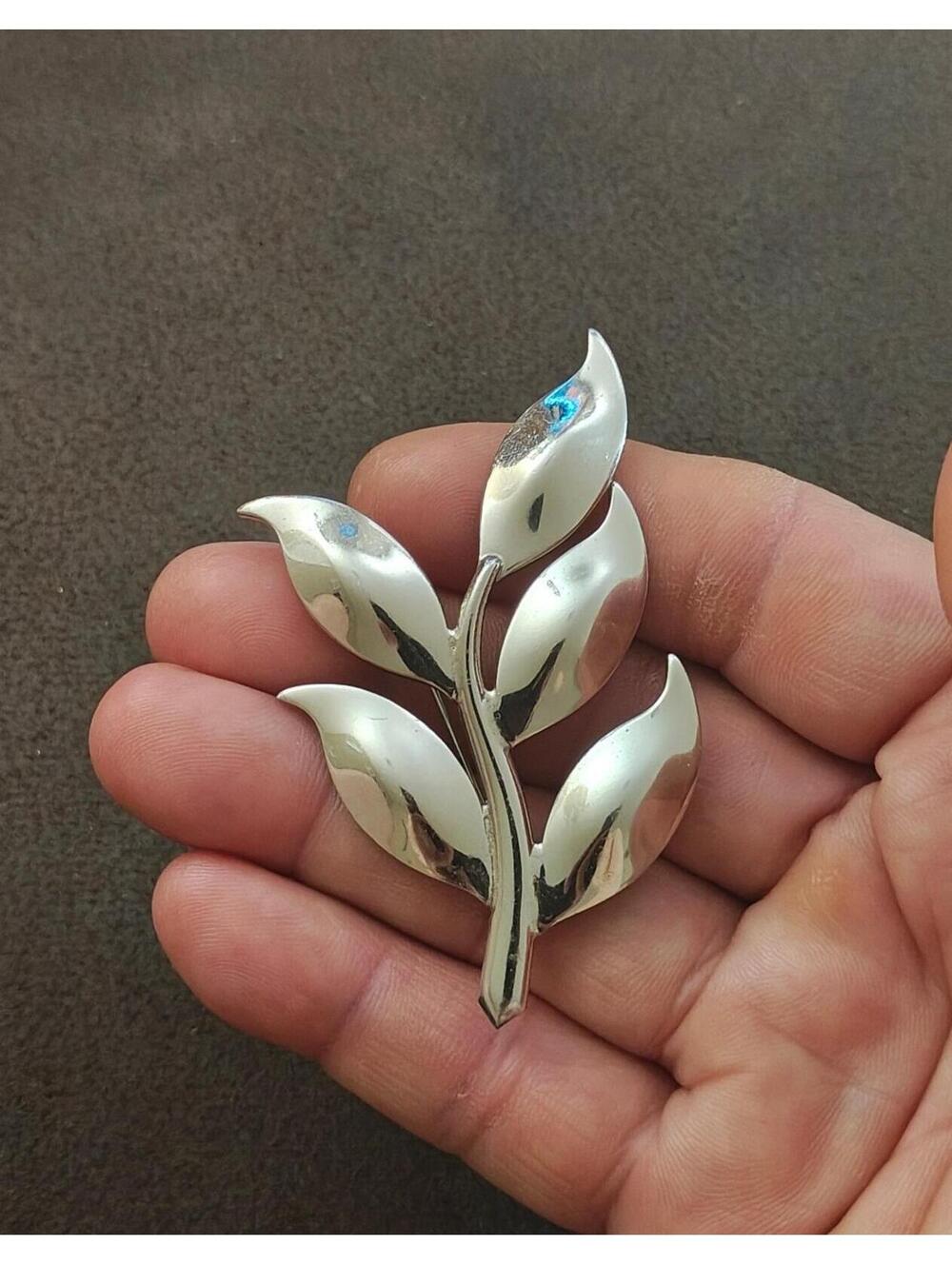 1960s Signed Monet Silver Tone  Modernist Stylized Leaf Brooch